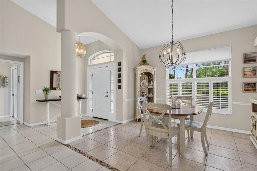 150 N OXFORD DRIVE photo 12