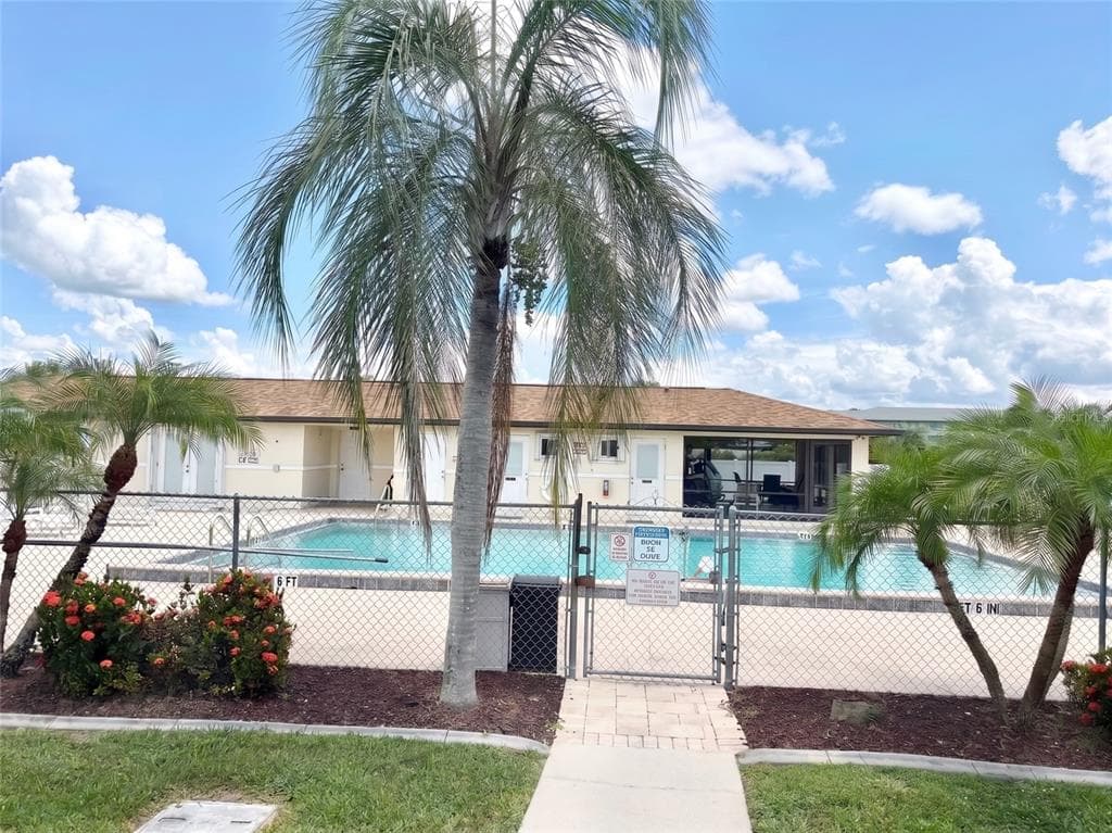 25275 RAMPART BOULEVARD 307 photo 23