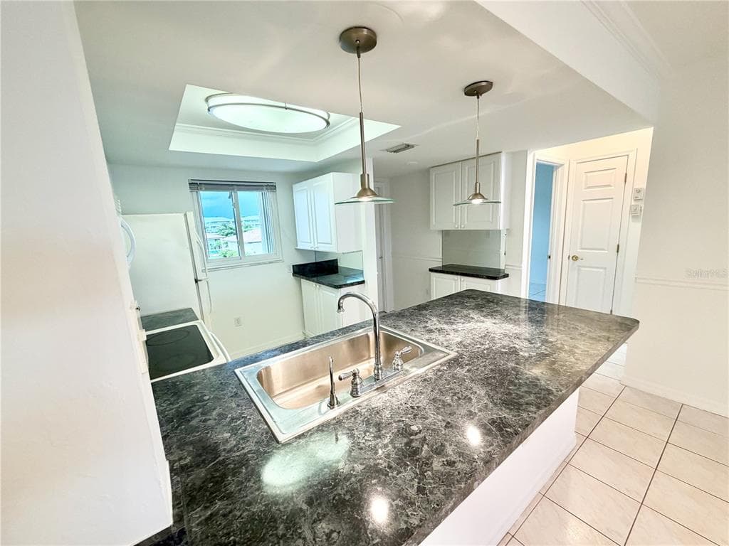 25275 RAMPART BOULEVARD 307 photo 5