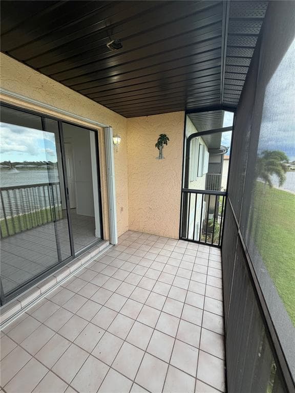 25275 RAMPART BOULEVARD 307 photo 19