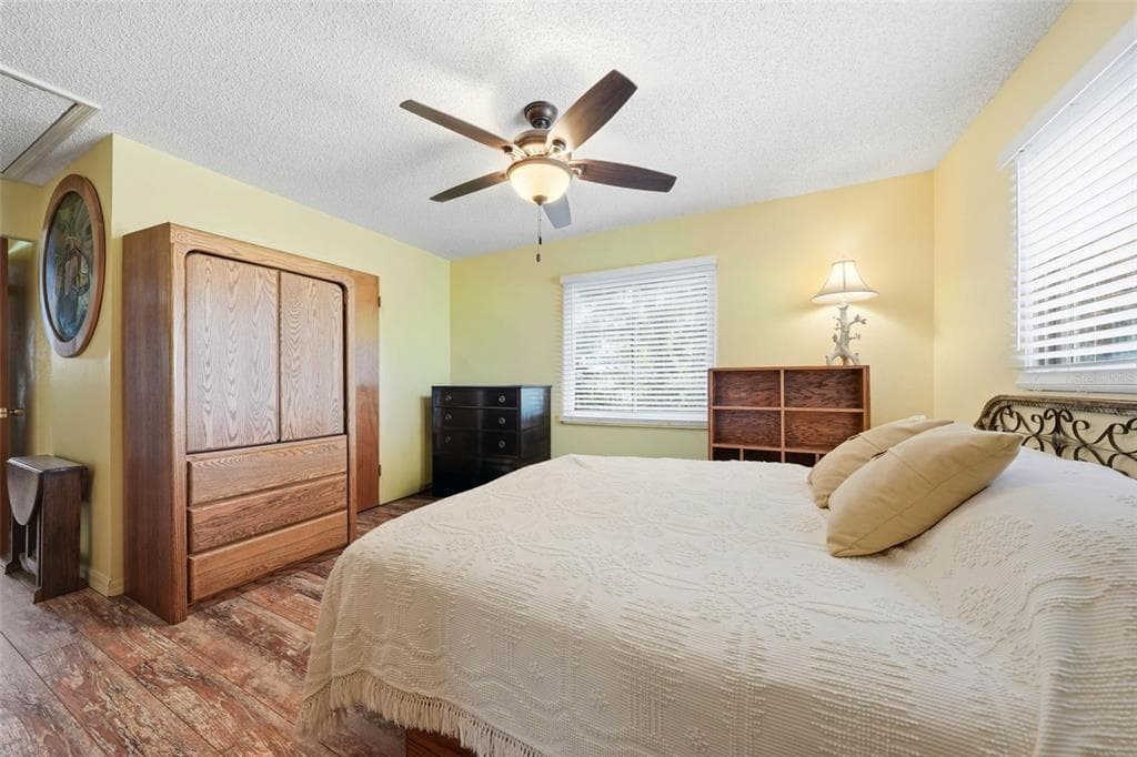 400 LAKESHORE DRIVE photo 13