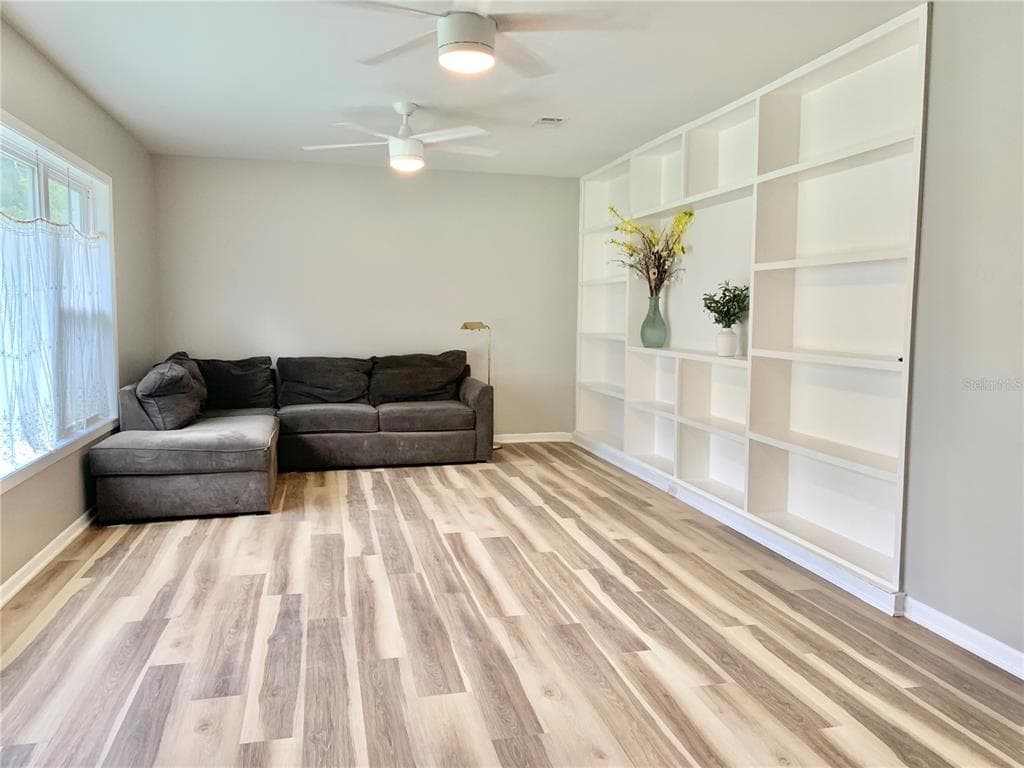 3305 NW 24TH AVENUE photo 2