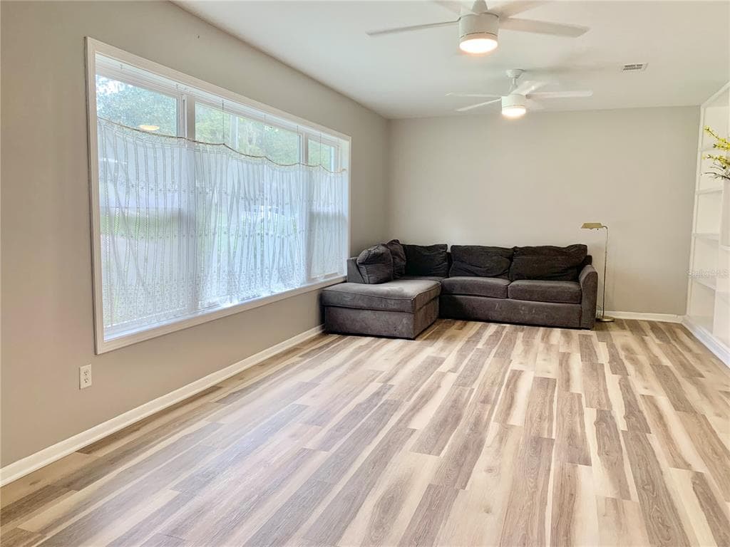 3305 NW 24TH AVENUE photo 3