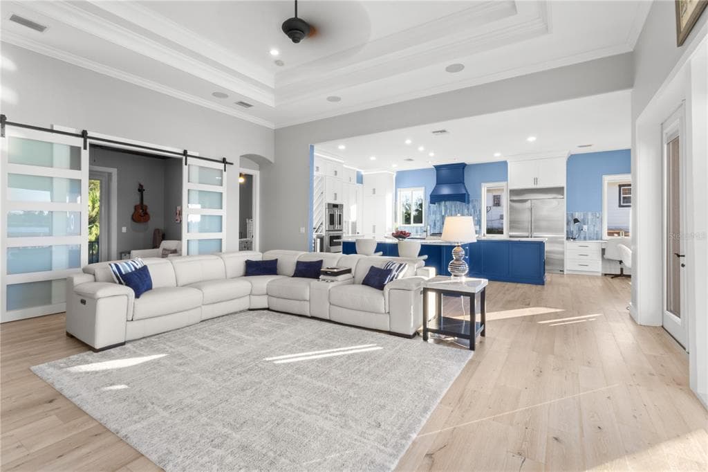107 SUNSET DRIVE photo 8