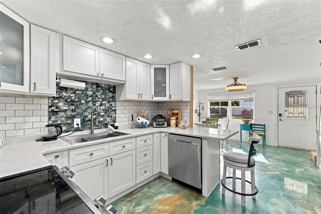 13736 JUDY AVENUE photo 8