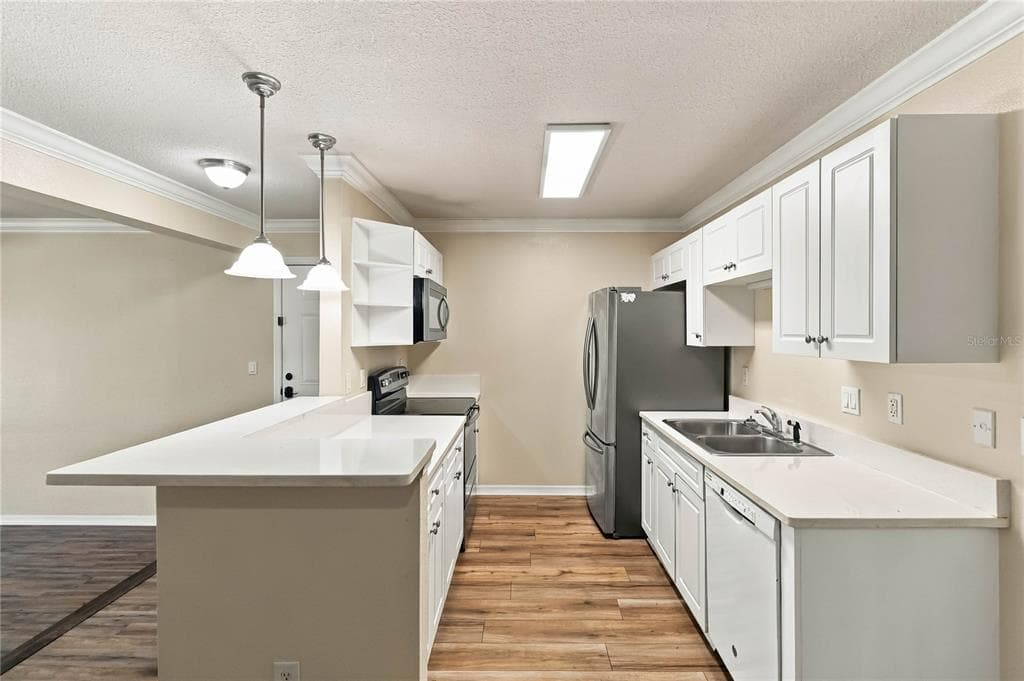 185 N PEARL LAKE CAUSEWAY 110 photo 9