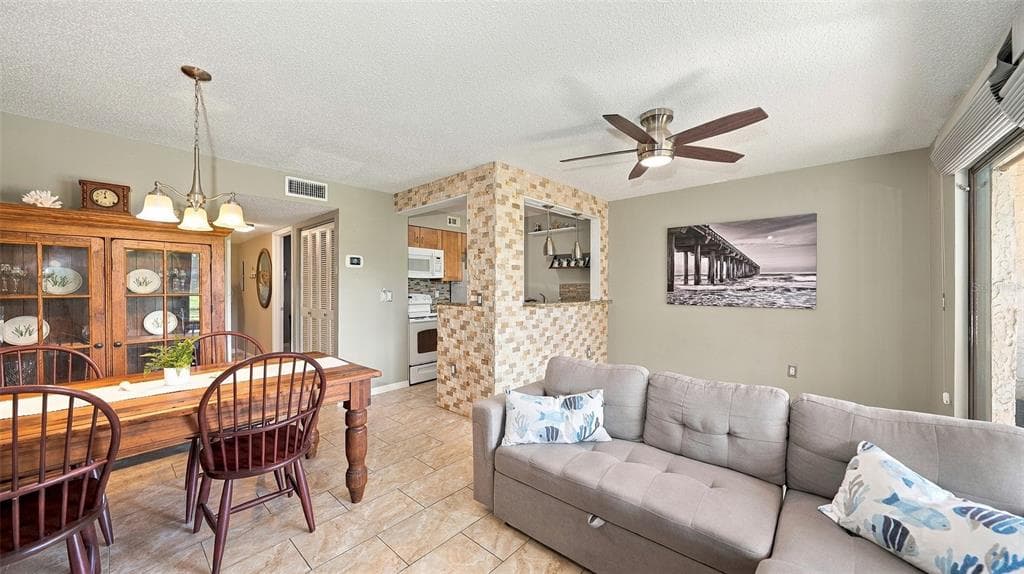 1622 STICKNEY POINT ROAD 22-102 photo 14