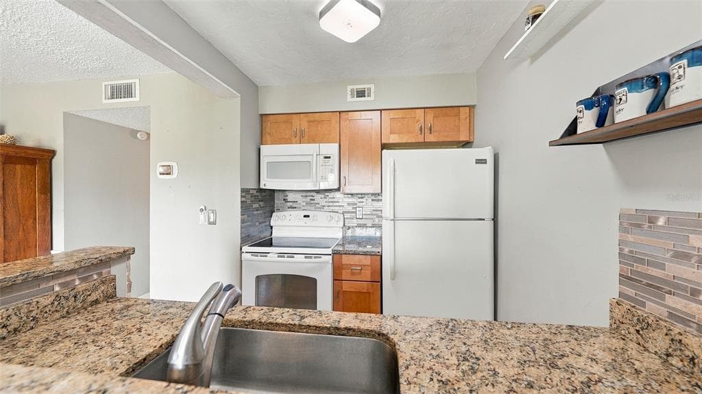 1622 STICKNEY POINT ROAD 22-102 photo 15
