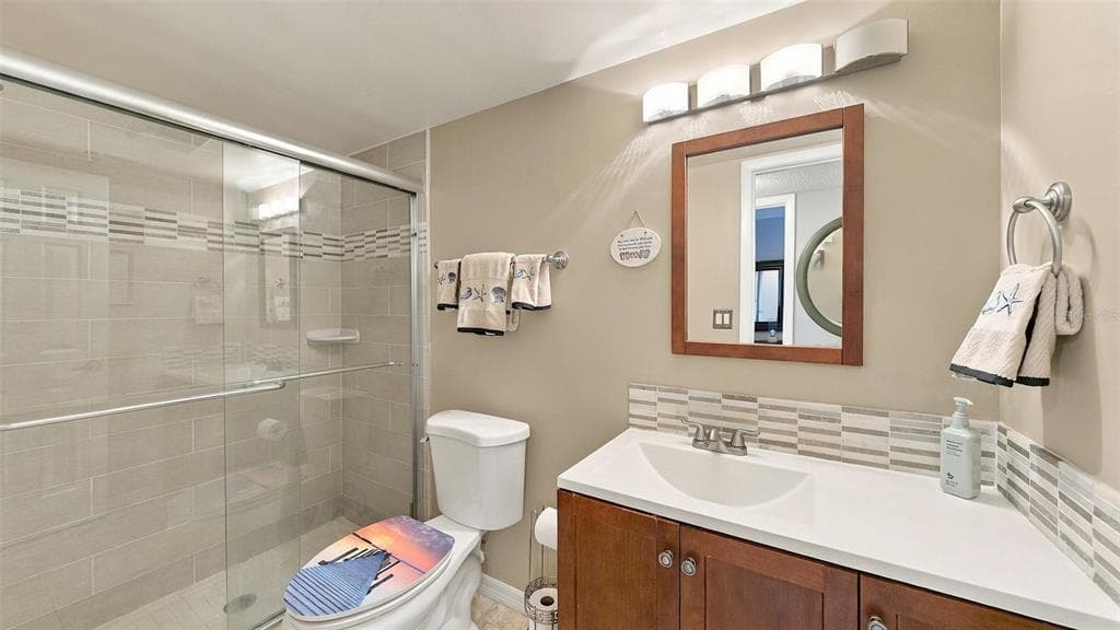 1622 STICKNEY POINT ROAD 22-102 photo 21