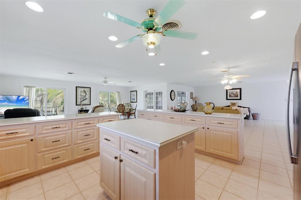 545 GASPAR DRIVE photo 13