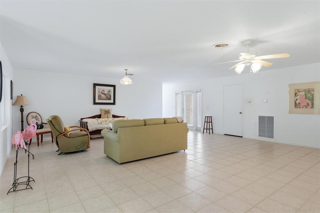 545 GASPAR DRIVE photo 17