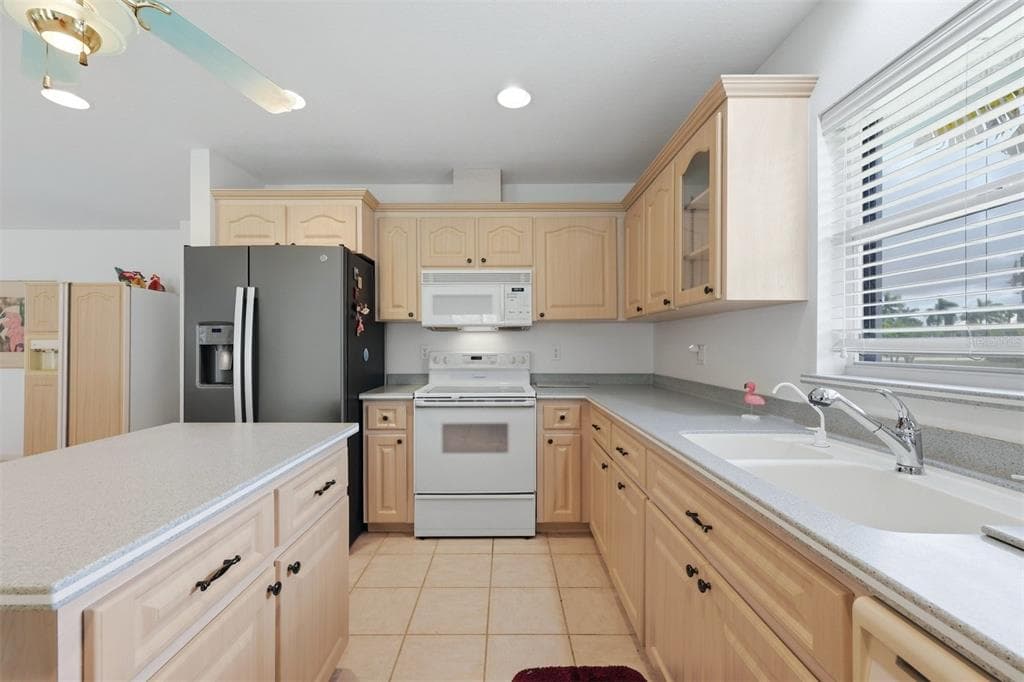 545 GASPAR DRIVE photo 12