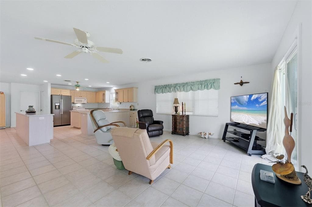545 GASPAR DRIVE photo 7