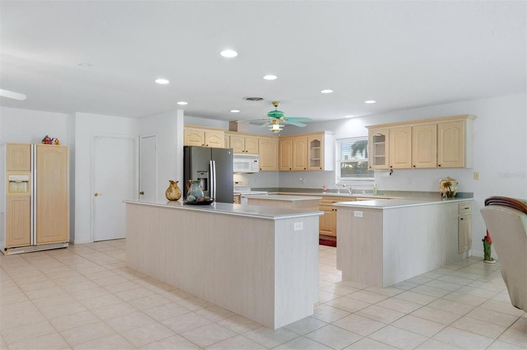 545 GASPAR DRIVE photo 10