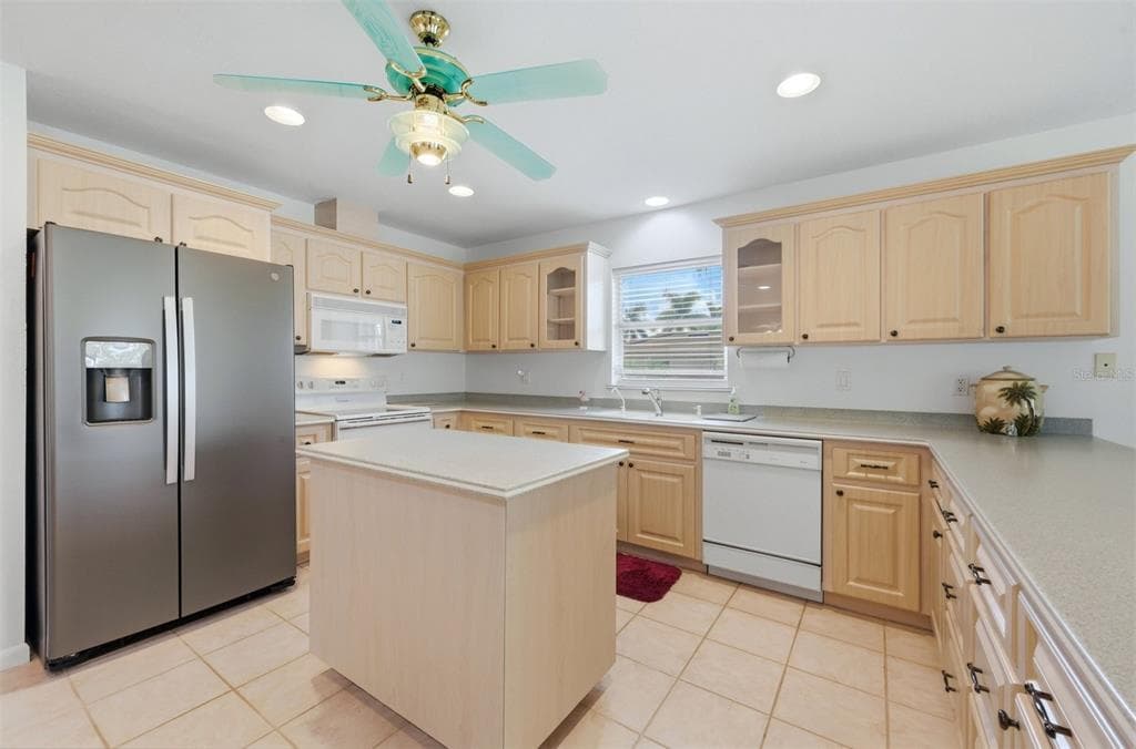 545 GASPAR DRIVE photo 11