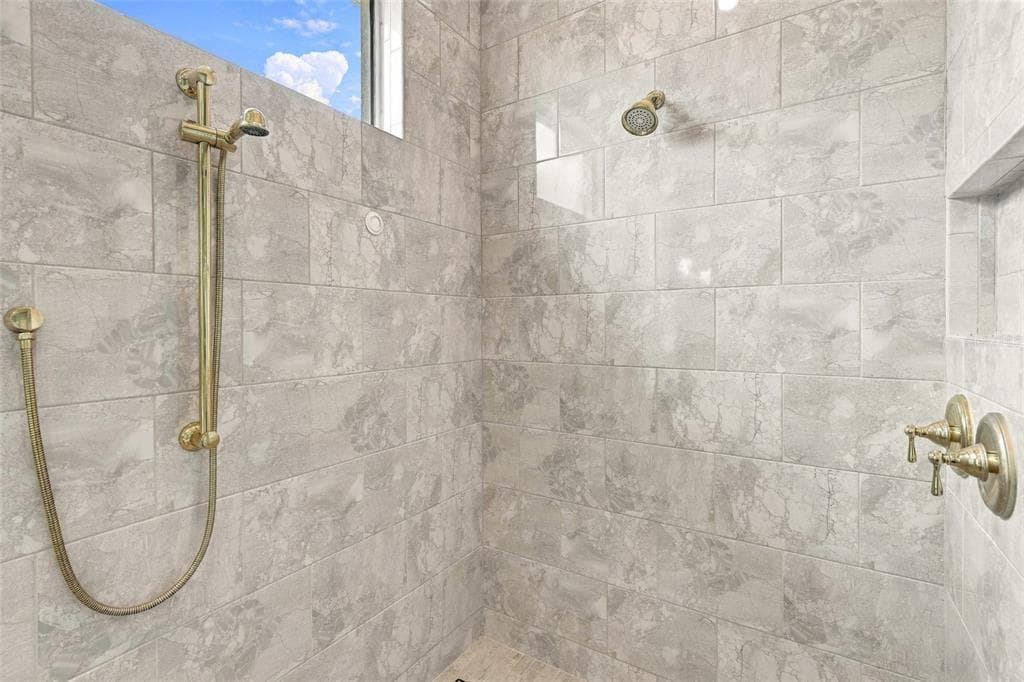 1356 GREBE DRIVE photo 22