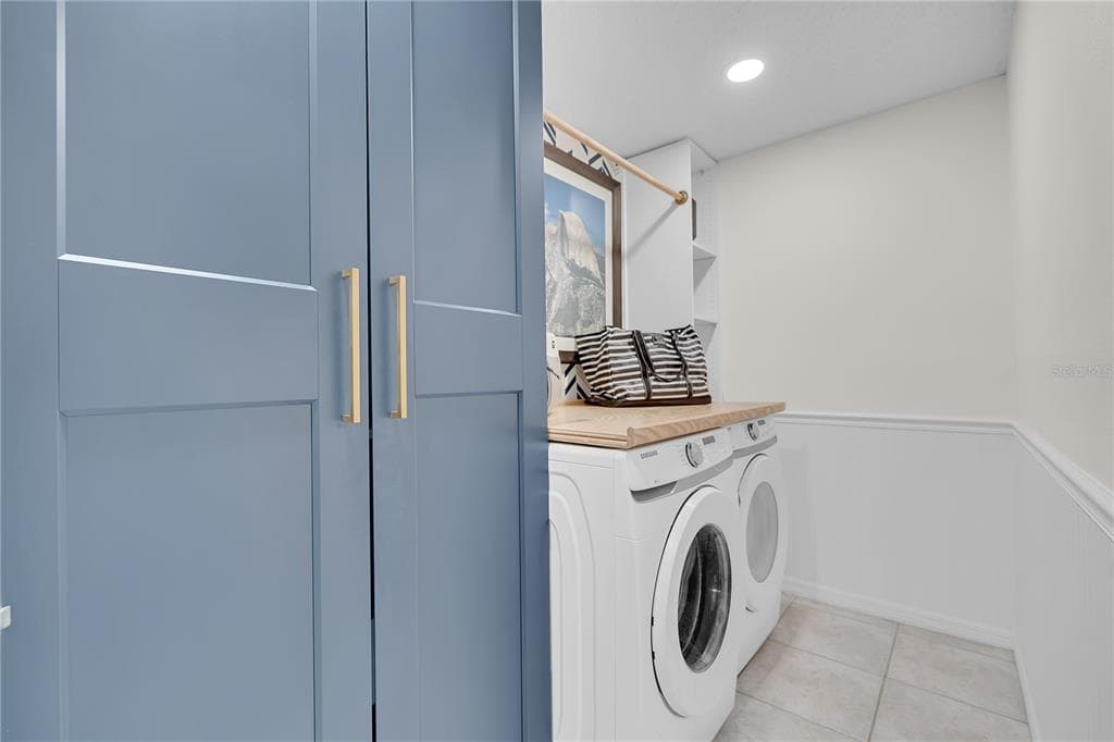 862 HUDSON AVENUE 862 photo 23