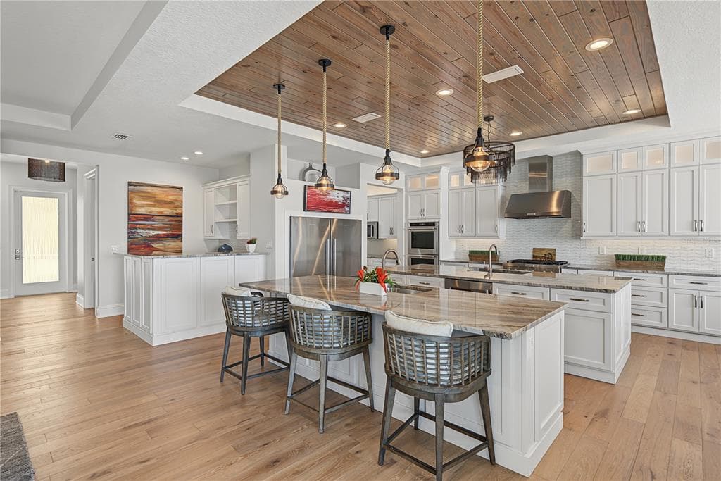 7 PARADISE LANE photo 18
