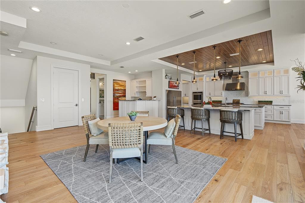 7 PARADISE LANE photo 15
