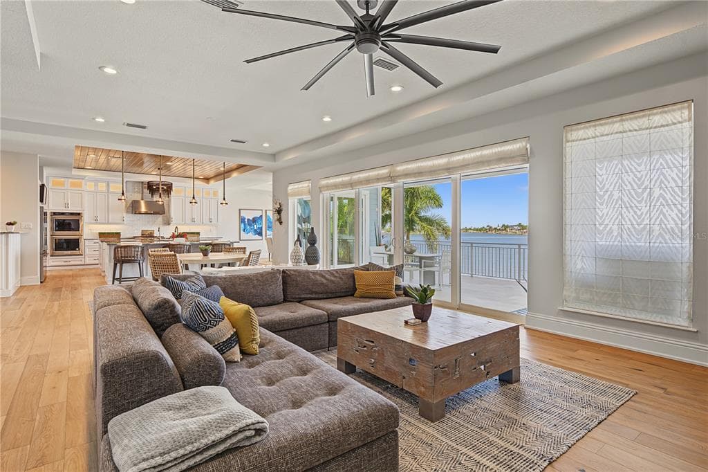 7 PARADISE LANE photo 11