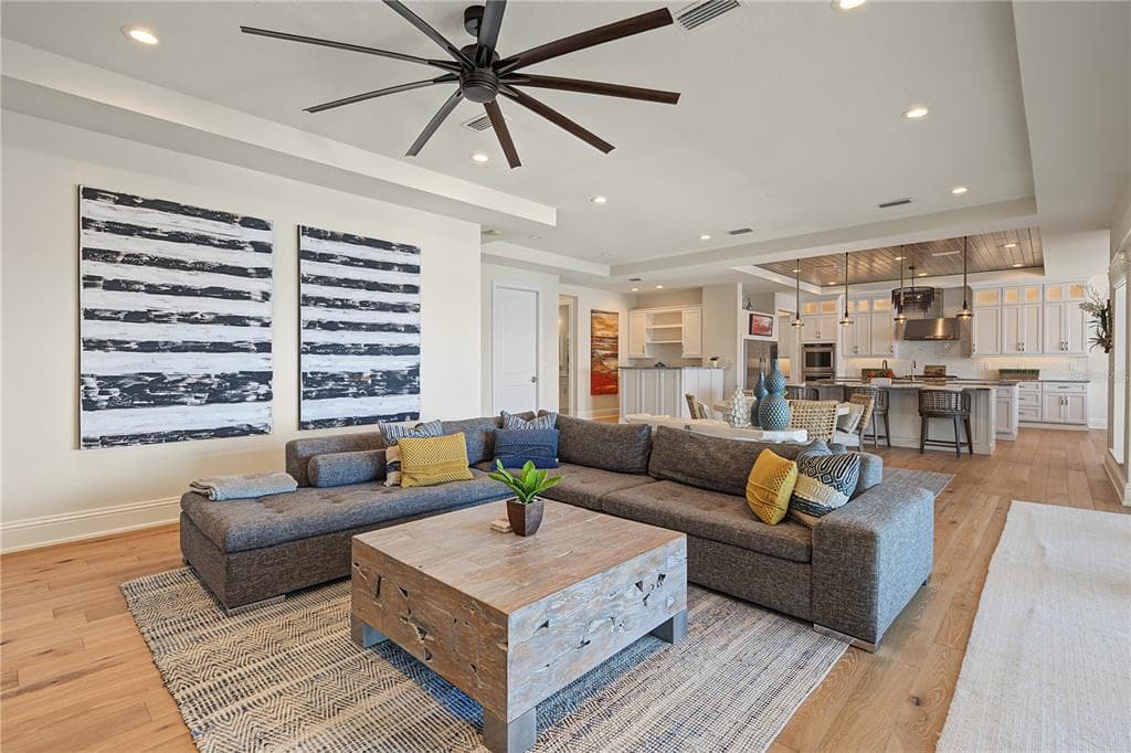 7 PARADISE LANE photo 8