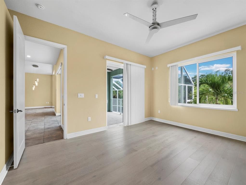 182 ISLAND CIRCLE photo 17