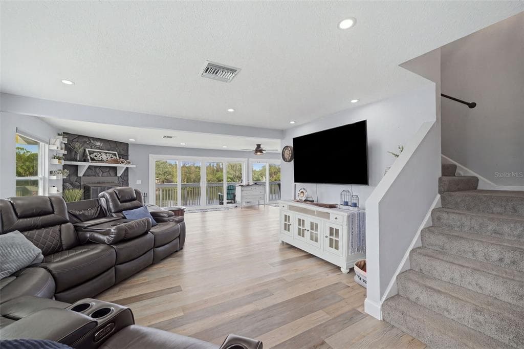 14523 BARLOW LANE photo 24