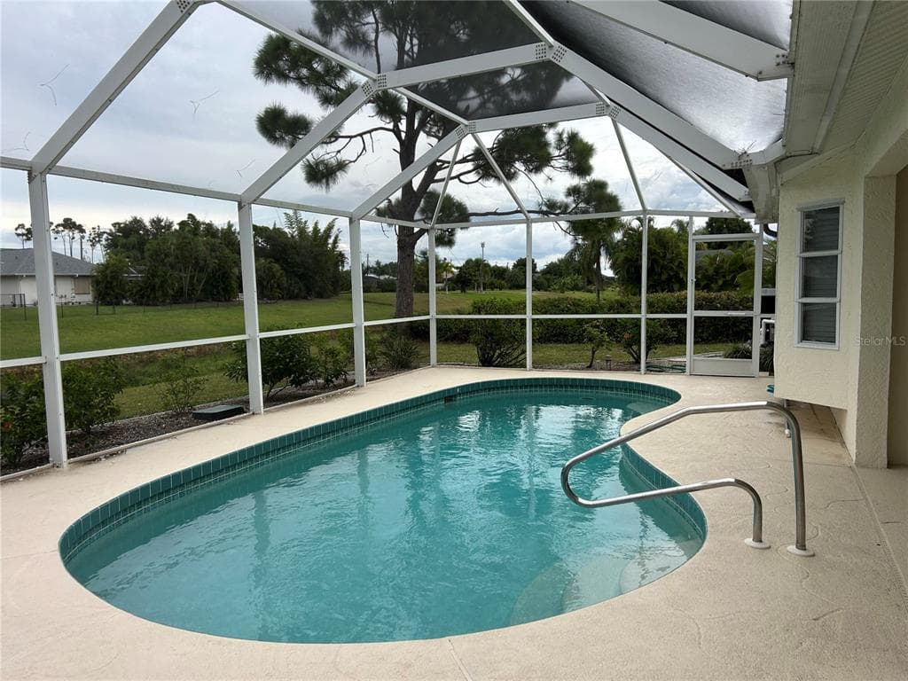 435 ROTONDA CIRCLE photo 16