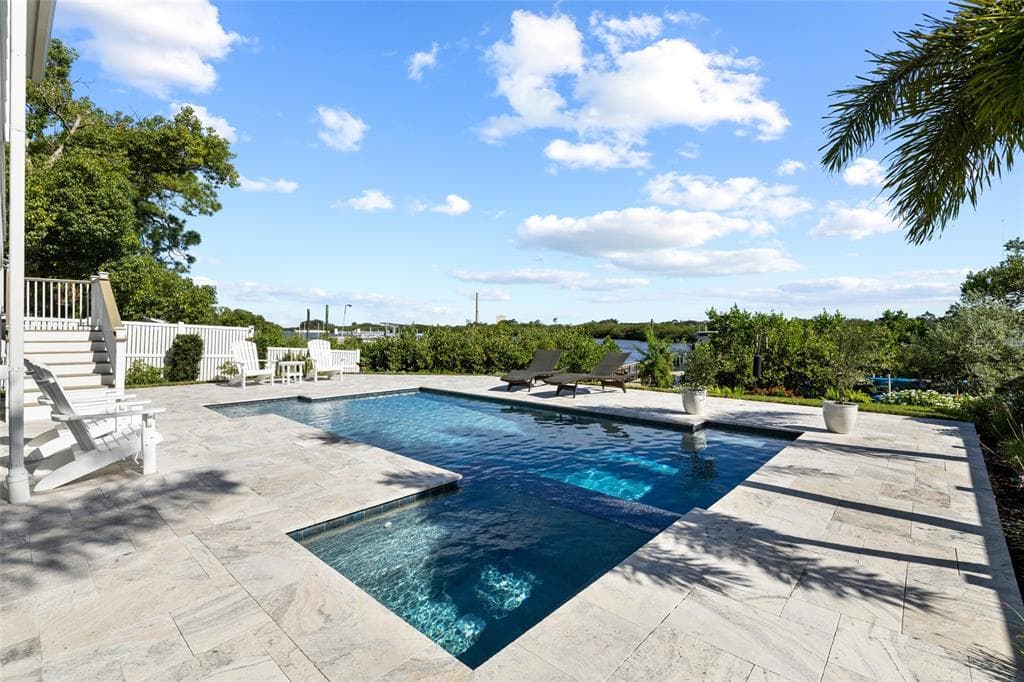 1512 RIVERSIDE DRIVE photo 10