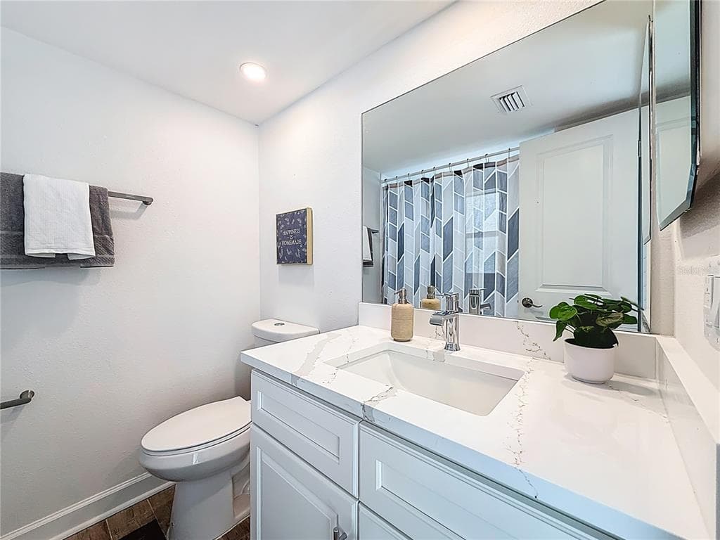 4550 COVE CIRCLE 106 photo 23