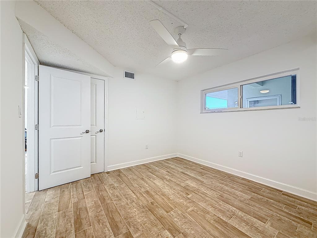 4550 COVE CIRCLE 106 photo 17