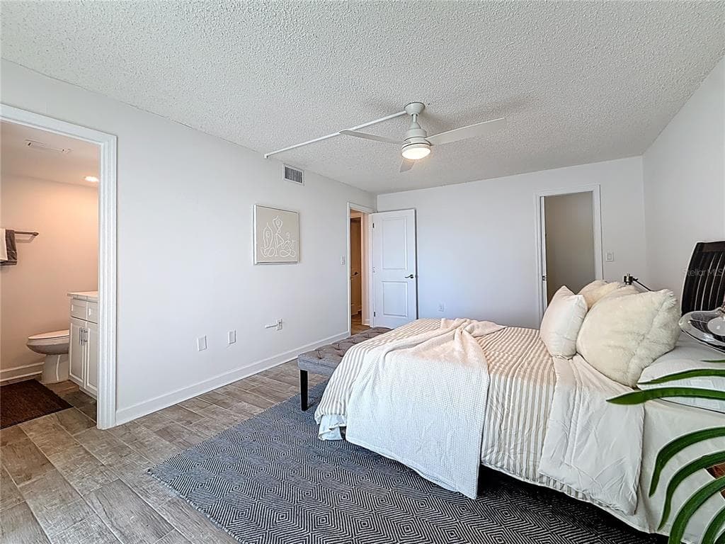 4550 COVE CIRCLE 106 photo 21