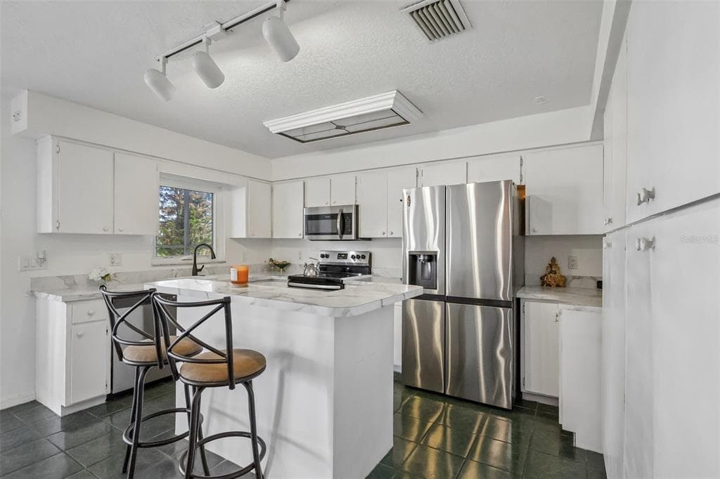 3480 LAKESHORE BOULEVARD photo 14