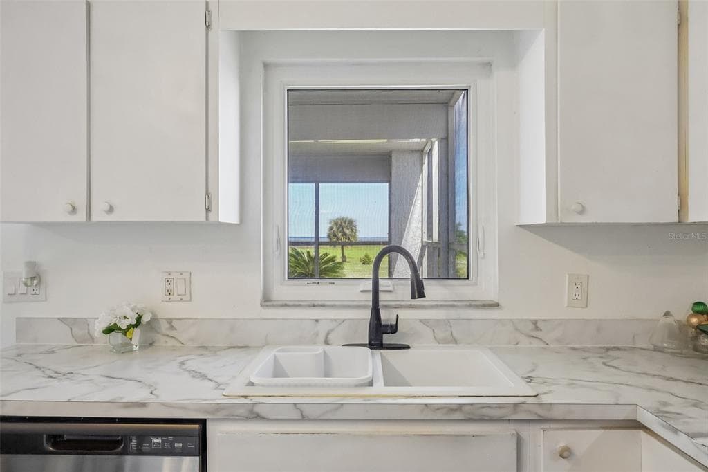 3480 LAKESHORE BOULEVARD photo 15