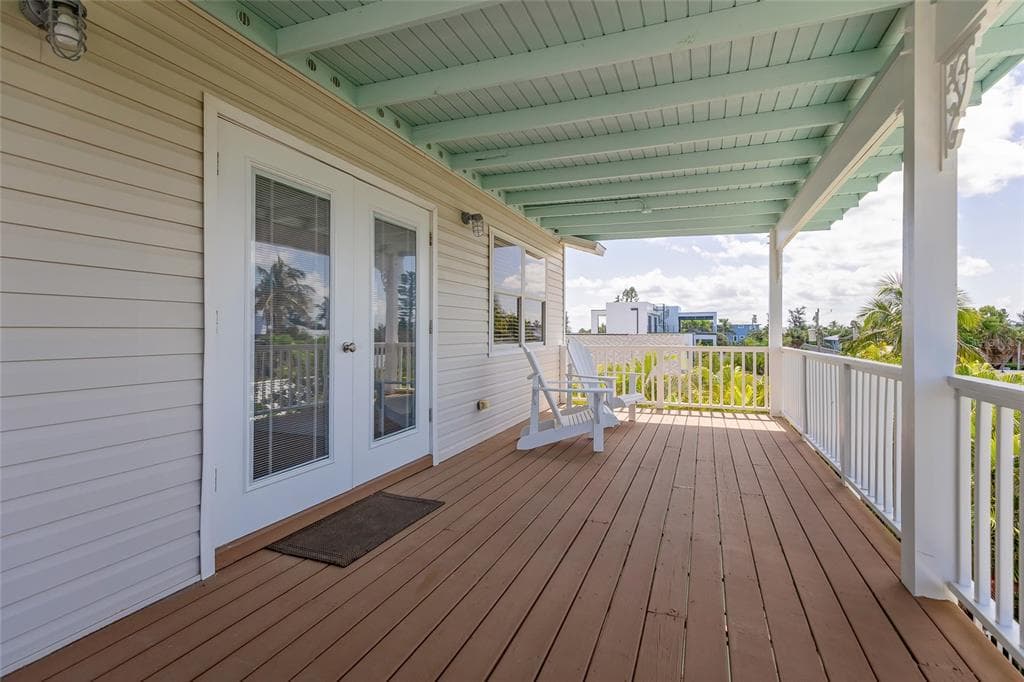 607 S BAY BOULEVARD photo 24