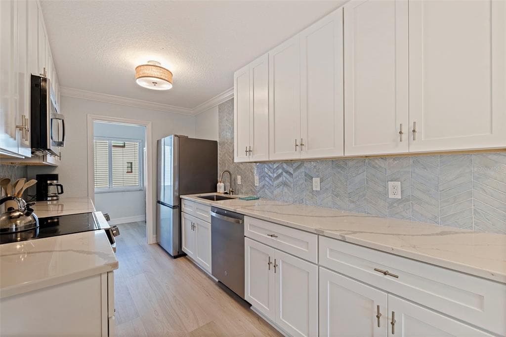 10265 GULF BOULEVARD A303 photo 5