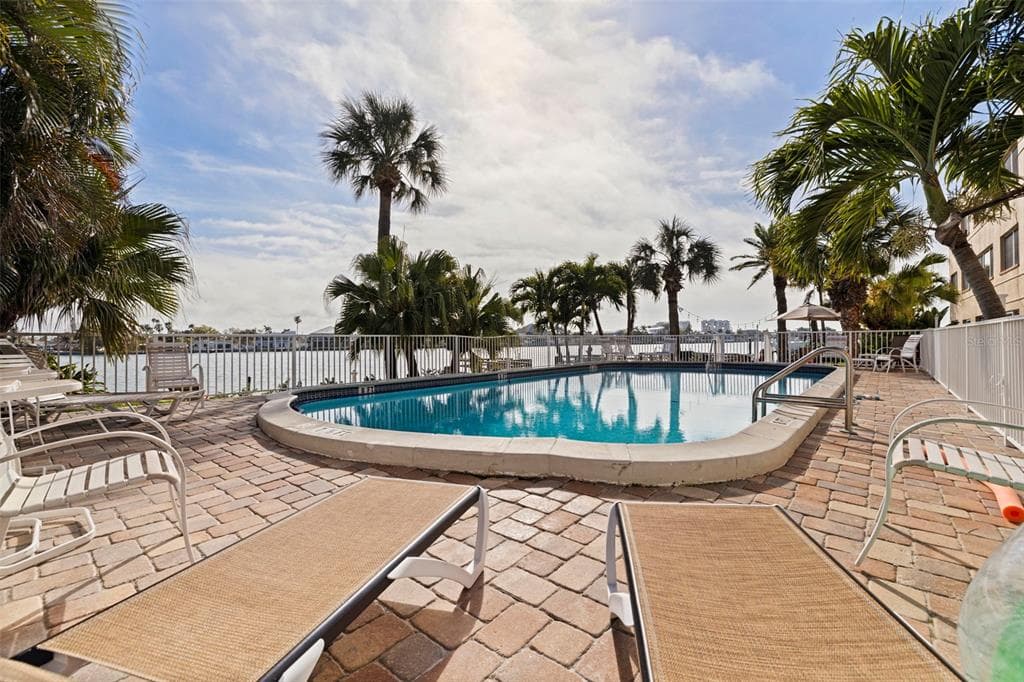 10265 GULF BOULEVARD A303 photo 21