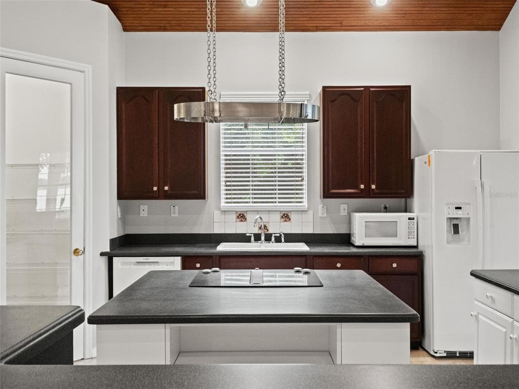 7751 SADLER ROAD photo 16
