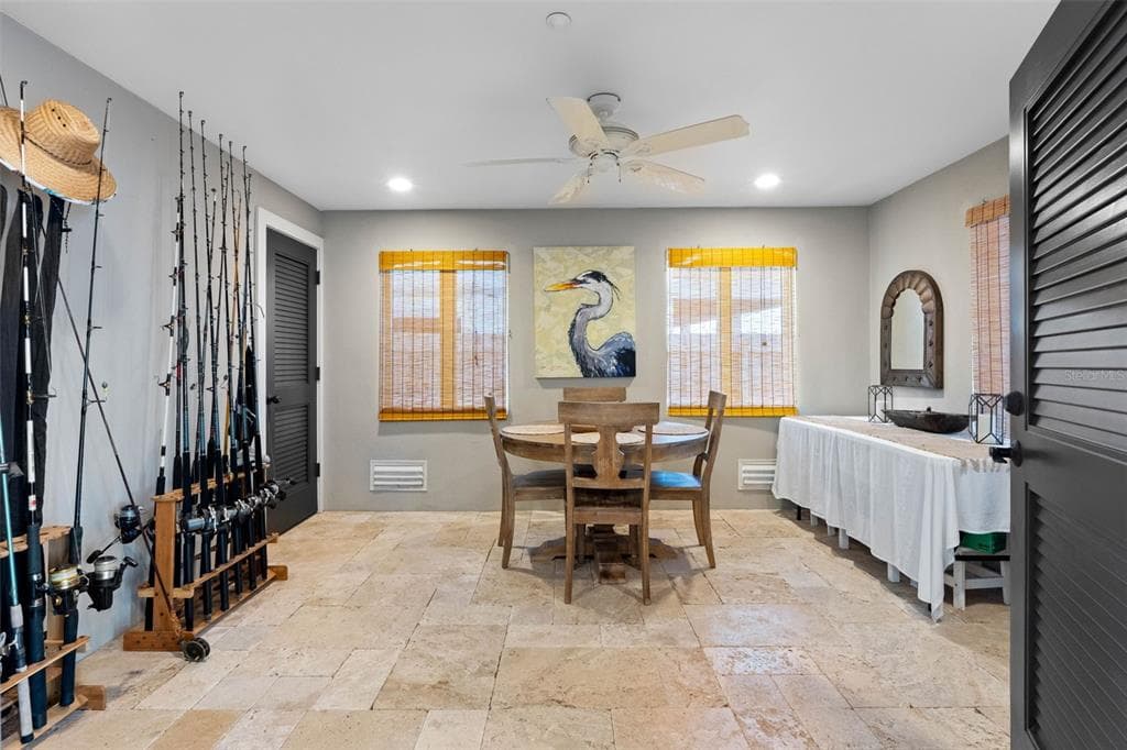 505 HARBOR DRIVE photo 13