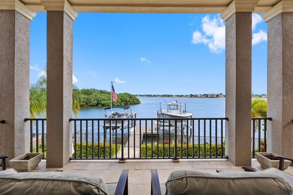 505 HARBOR DRIVE photo 24