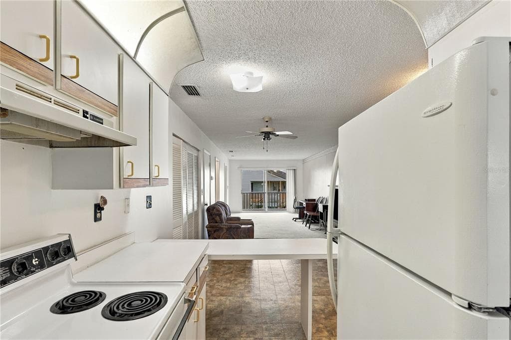 313 DIRKSEN DRIVE F13 photo 17