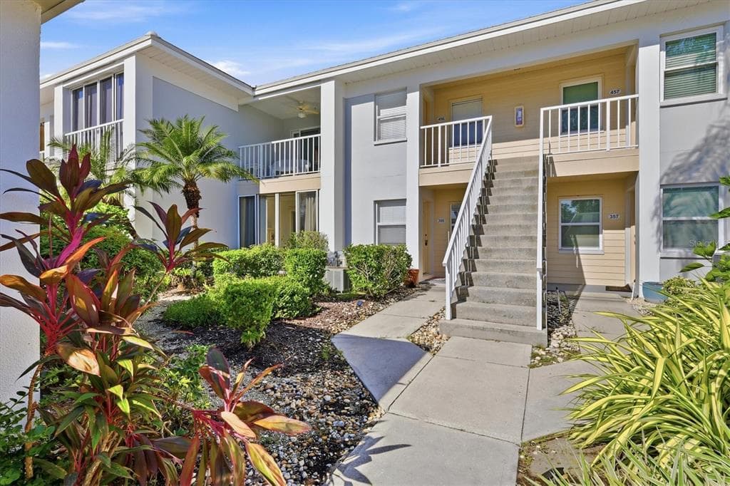 427 CERROMAR LANE 356 photo 1