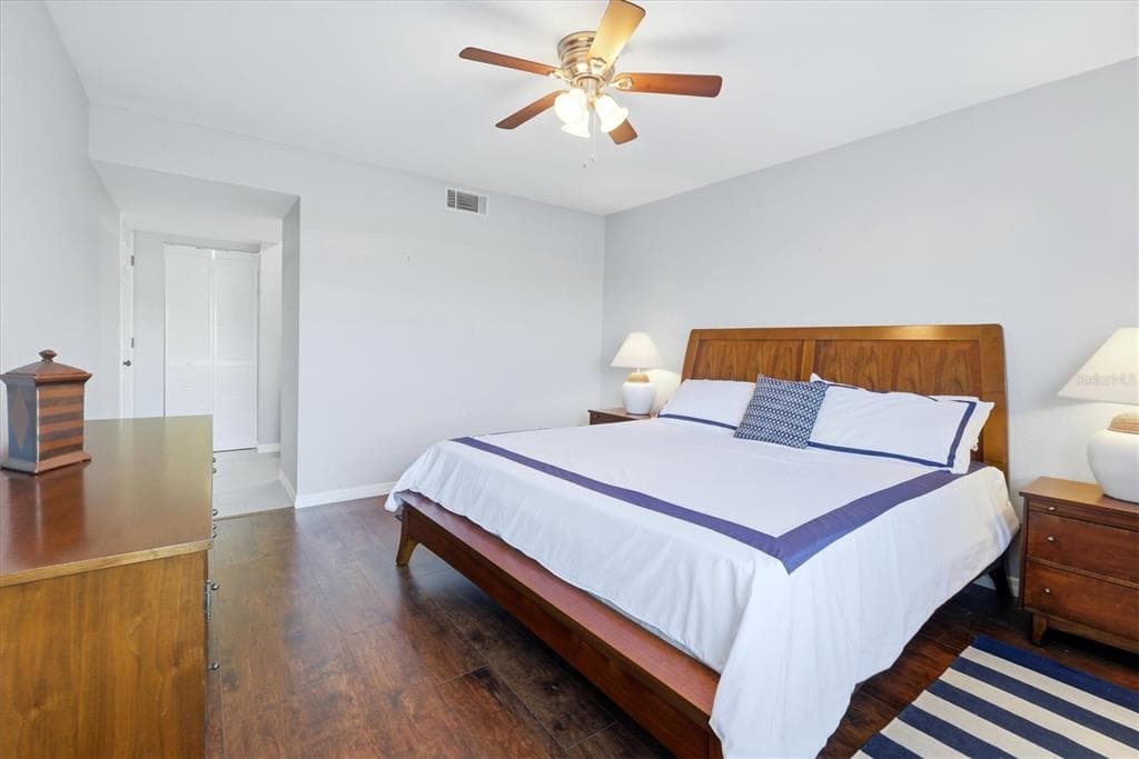 427 CERROMAR LANE 356 photo 25
