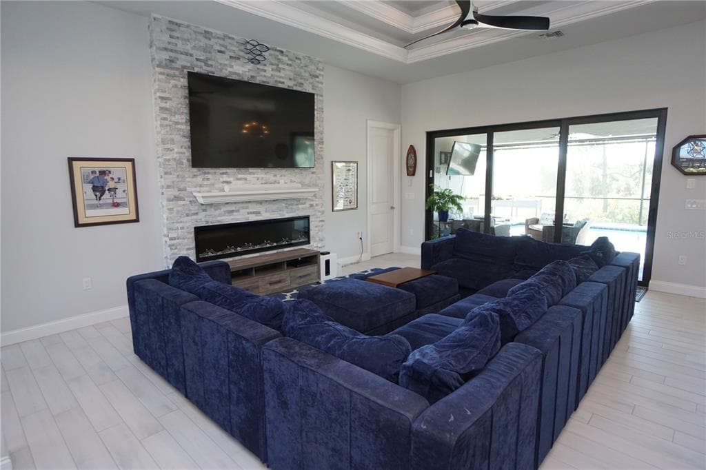 319 TRIESTE DRIVE photo 13