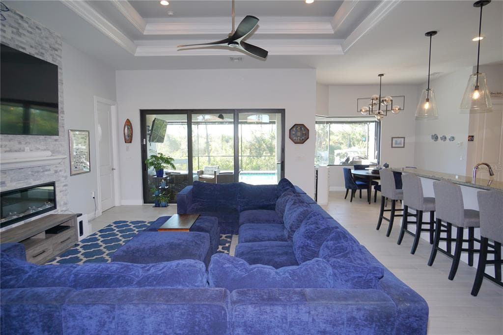 319 TRIESTE DRIVE photo 12
