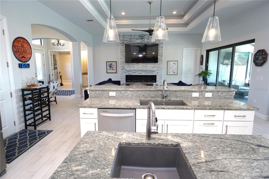 319 TRIESTE DRIVE photo 22