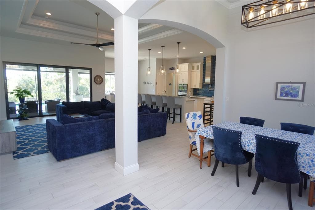 319 TRIESTE DRIVE photo 7