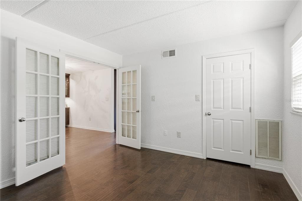 821 DELEON COURT 109 photo 18