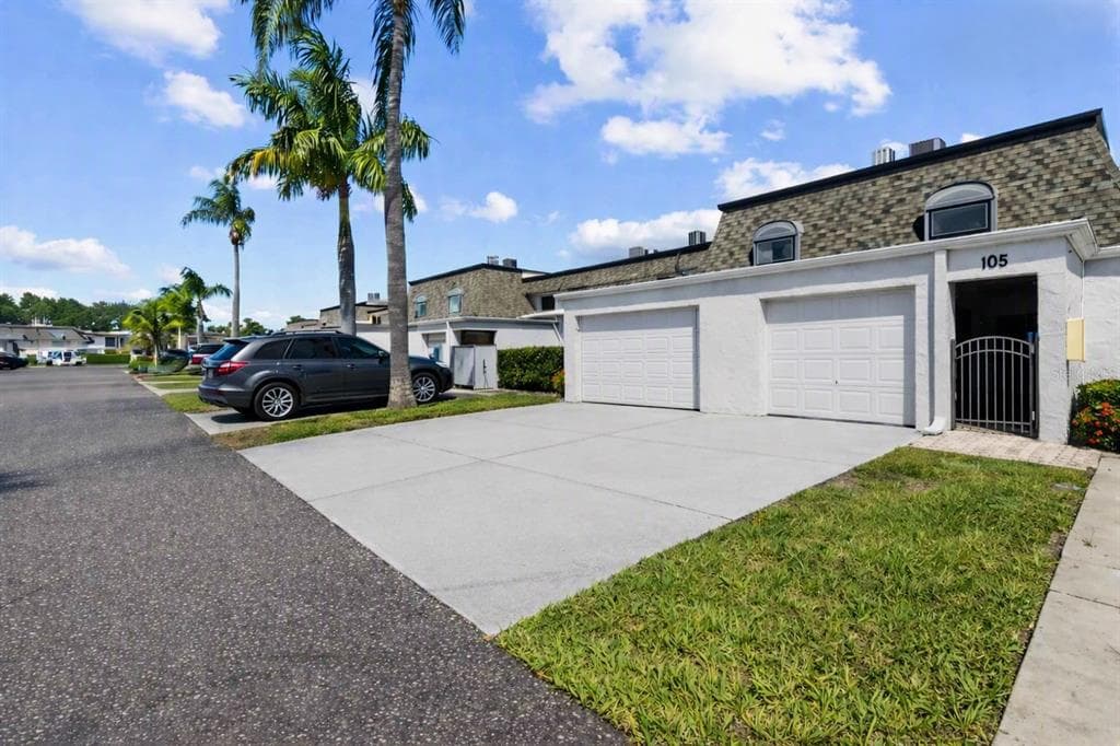 2980 HAINES BAYSHORE ROAD 105 photo 2