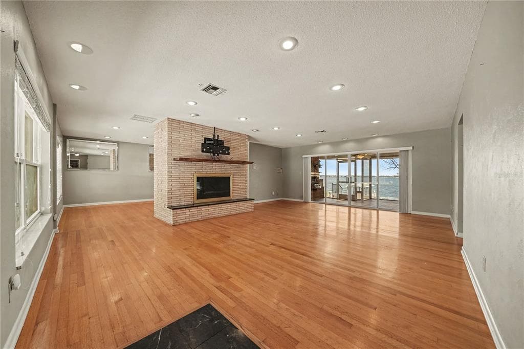 6401 GIBSON DRIVE photo 9